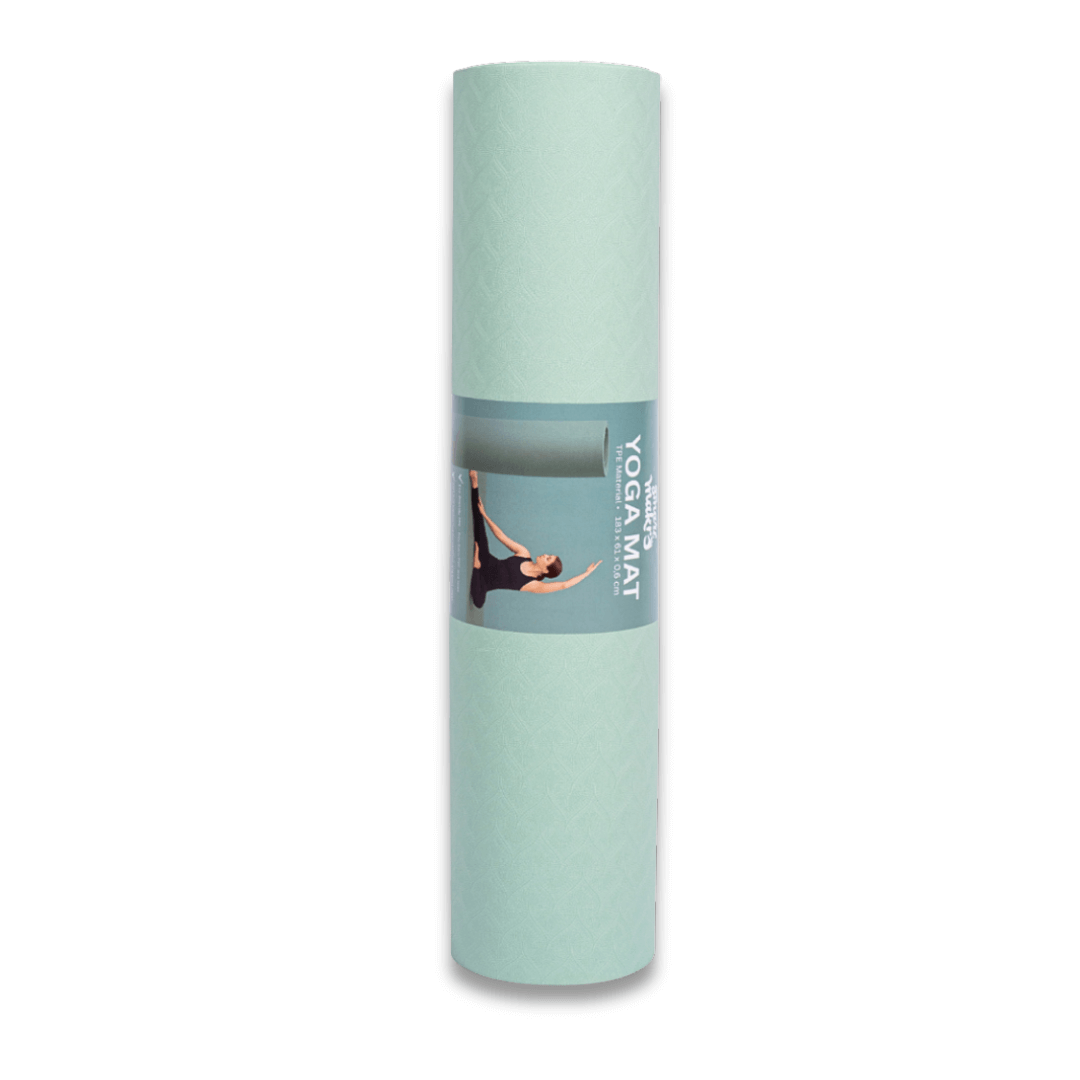 Smart Makro yogamåtte. Yogamåtte til kvinder. Skridsikker træningsmåtte med god støtte. TPE yogamåtte uden PVC og latex. 183 cm lang yogamåtte med dæmpning. Komfortabel og eco-venlig træningsmåtte. Yogamåtte med god støtte til knæ, håndled og hofter. Yogamåtte til overgangsalder. Yogamåtte til rolige stræk og styrke. Yogamåtte med ledaflastning. Grønt yogaudstyr til hjemmetræning.
