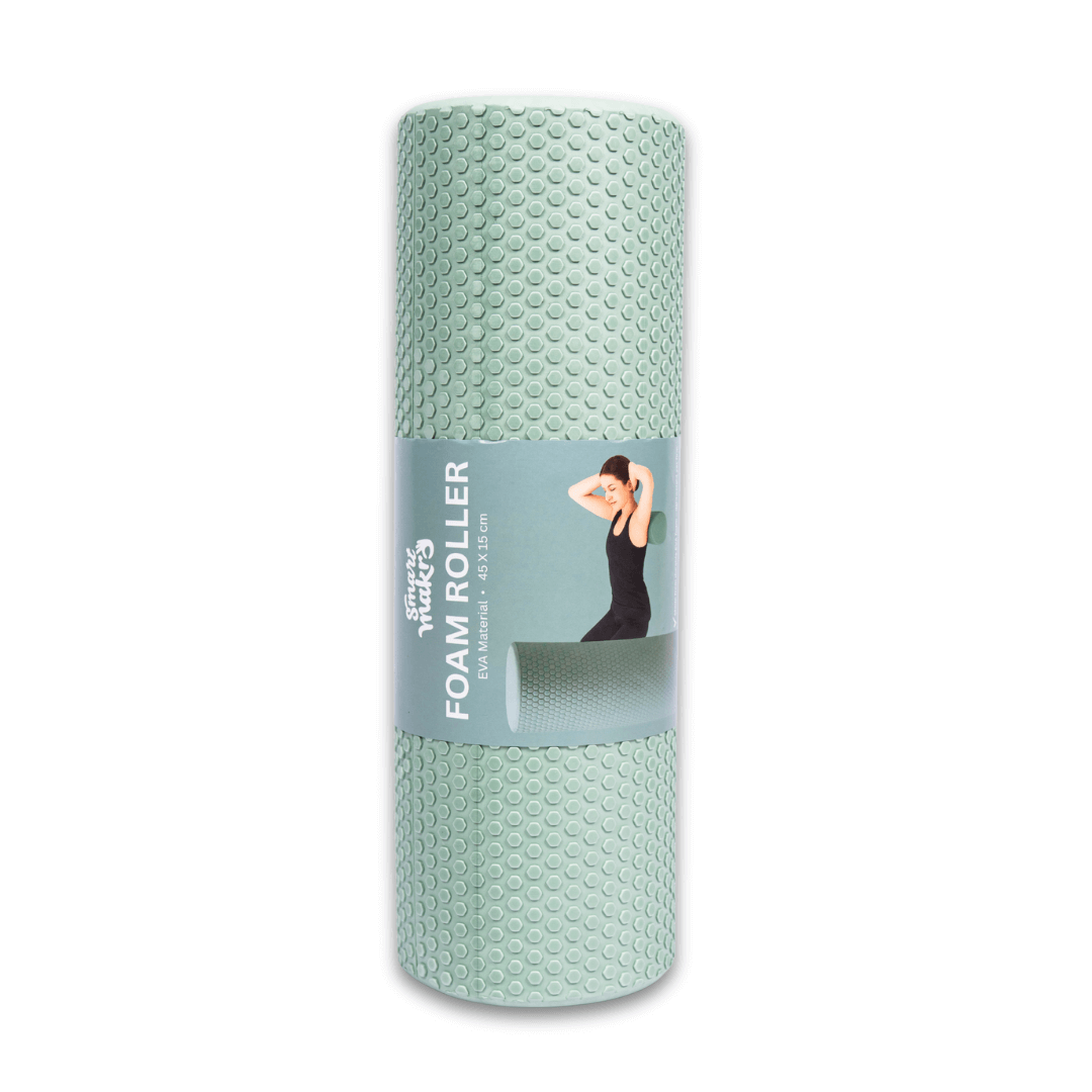 Foam Roller fra Smart Makro i grøn farve – 45x15 cm. Massagerulle til restitution og muskelafspænding. Blid foam roller til kvinder med ømme muskler, spændinger og stivhed i kroppen. Ideel til brug før eller efter træning, til daglig massage af ryg, hofter, nakke og ben. Lavet i EVA-skum – fast, men komfortabel. Hjælper på blodcirkulation, mobilitet og restitution. Bruges til egenomsorg, hormonel balance og stressreduktion. Let og hygiejnisk foamroller med struktureret overflade. Perfekt til hjemmetræning, 